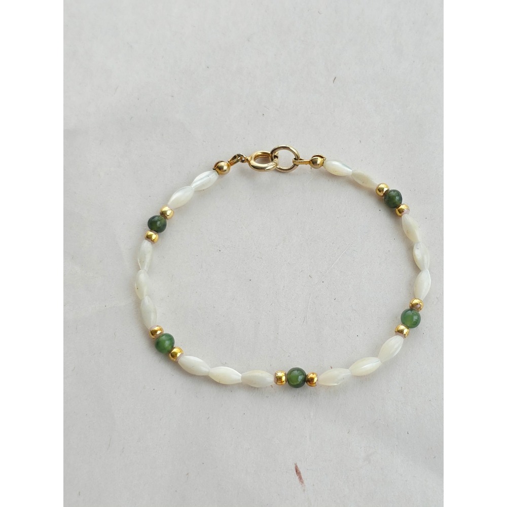 Vintage Mother of Pearl and Green Jade Beaded Bracelet Gold Tone 6.75 Inch